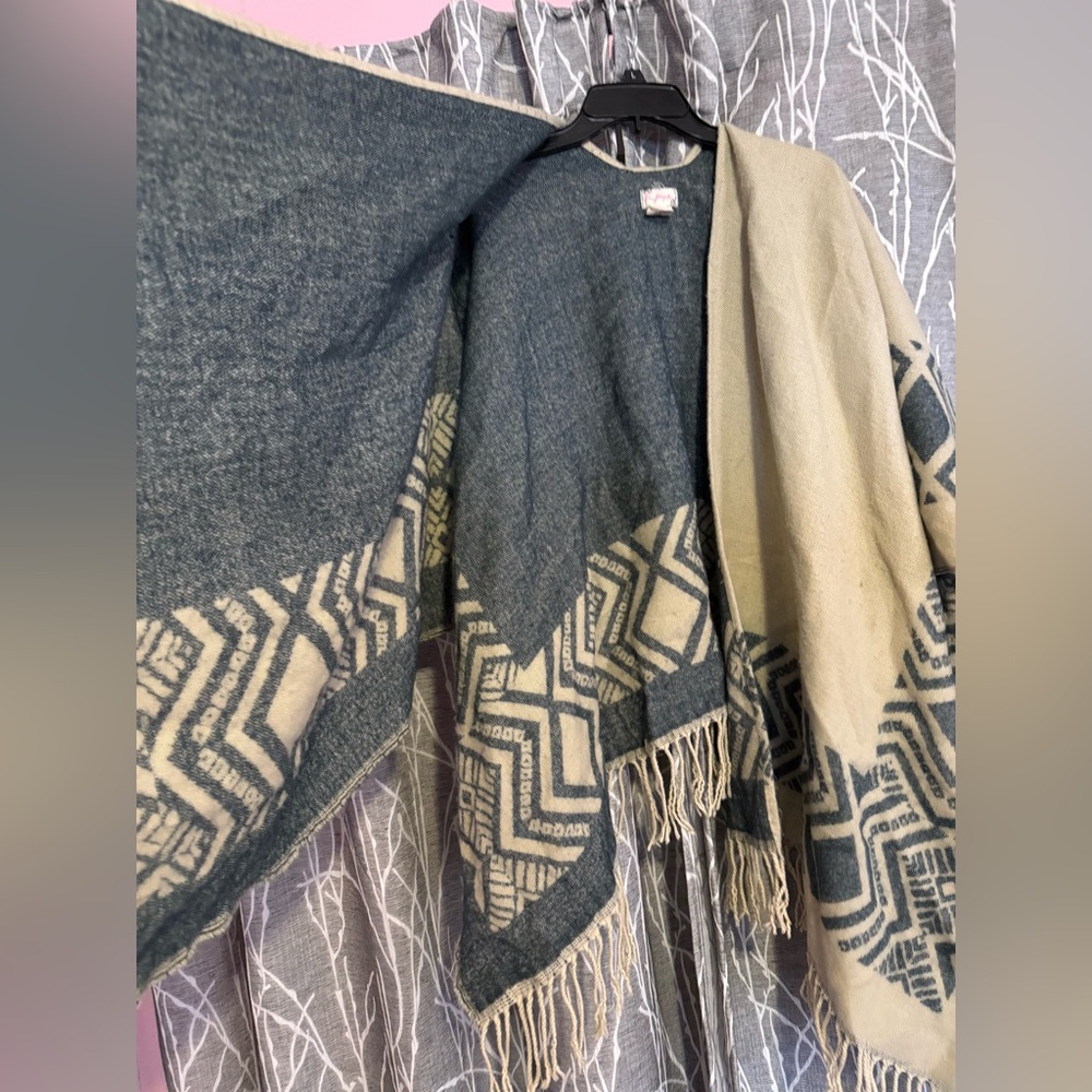 Free People Fringed Shawl Wrap - Picture 2 of 4